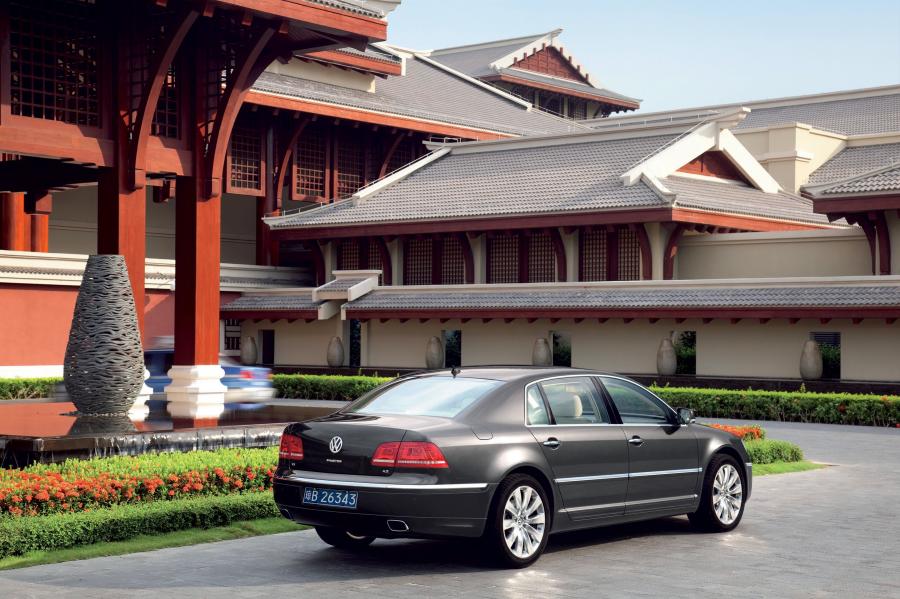  Volkswagen Phaeton 2010 года  (фото 43 из 49)